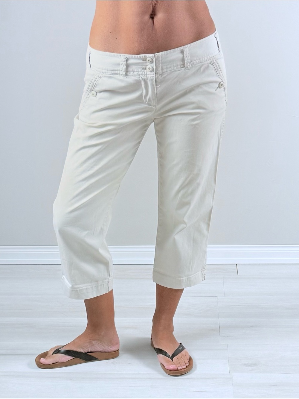 Y2K 2000s American Eagle Cream Low Rise Capri Trouser